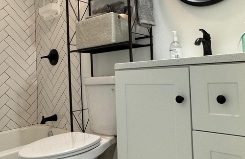 Hawthorne Casa | Newly built, stylish and spacious 3-bedroom getaway. Near SoFi Stadium & LAX.