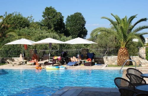 Longos Apartamento | Charming 1-bedroom apartment in delightful Loggos with AC, WiFi