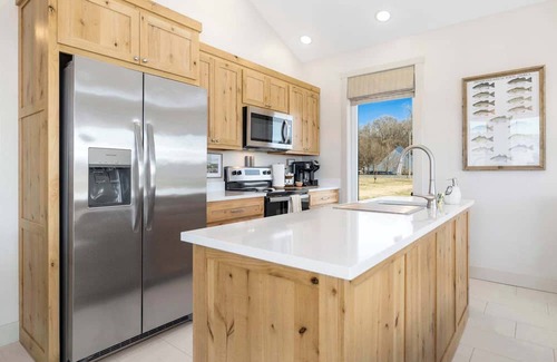 Noel Casa | Elk View-Access Elk River-Rural Acreage-Huge Patio