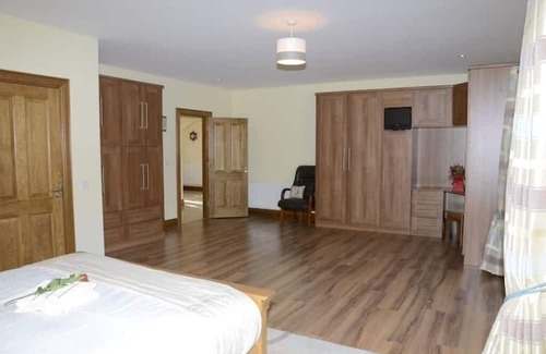 Ballymacarthur Cama Y Desayuno | INISH DELUXE SUITE