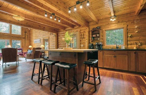 Blandford Casa | Tranquil Retreat 6-BRs Total in the Berkshires