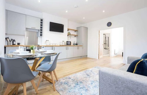 Walkden Apartamento | NEW! Stunning Flat, Ideal for Business, Sleeps 4!