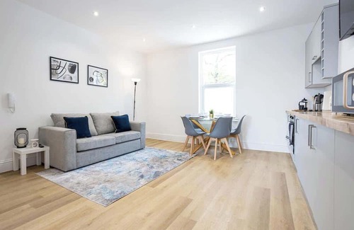 Walkden Apartamento | NEW! Stunning Flat, Ideal for Business, Sleeps 4!