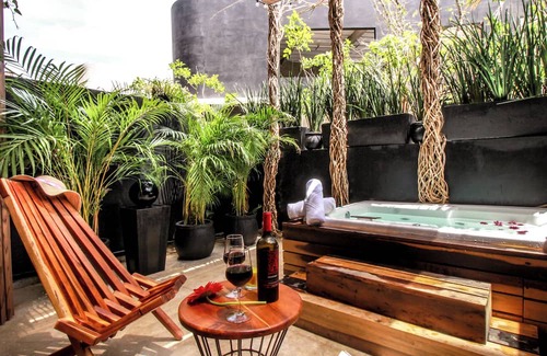 Playa Paraiso Apartamento | 1-bedroom apartment in fabulous Q.R. with WiFi, fitness room, patio jacuzzi.