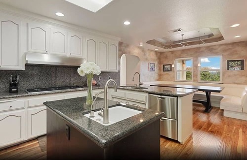 Galt Casa | Discover the Lakeview Villa Escape