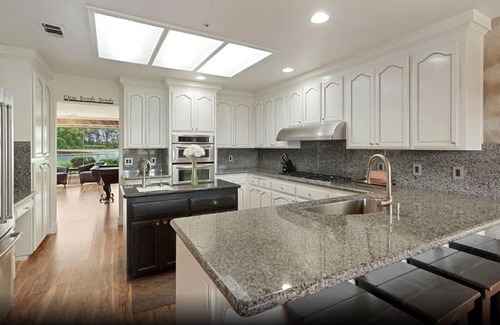 Galt Casa | Discover the Lakeview Villa Escape