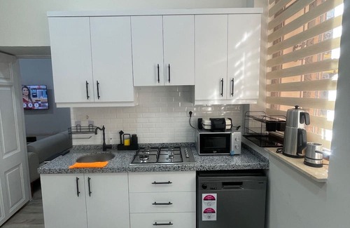 Antalya City Centre Apartamento | Spacious Large 3-bedroom apartment in Antalya with WiFi, AC, Joint Garden