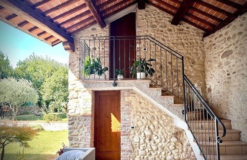 Pove del Grappa Apartamento | Charming 2-bedroom apartment with WiFi, AC in awesome Pove del Grappa!