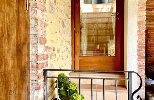 Pove del Grappa Apartamento | Charming 2-bedroom apartment with WiFi, AC in awesome Pove del Grappa!