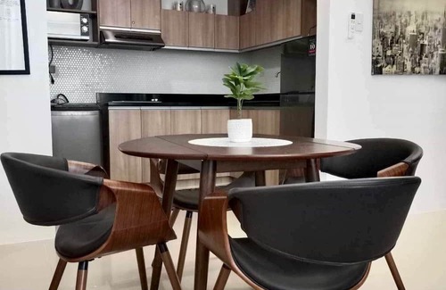 Guadalupe Condominio | Jovi's Condo one pavilion place offers accommodations in Cebu City.