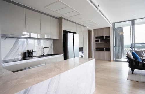 Bangkok Central Business District Condominio | 3 BR/ WG/ 128 Sqm/ Monthly