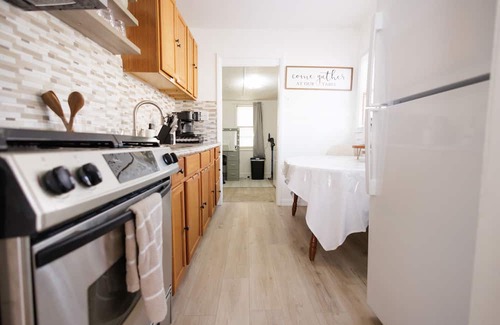 Aroma Park Casa | 2-bedroom house in charming Aroma Park with AC, WiFi.