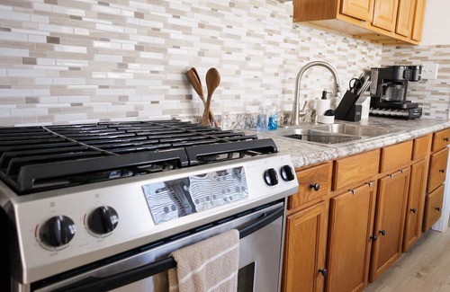 Aroma Park Casa | 2-bedroom house in charming Aroma Park with AC, WiFi.