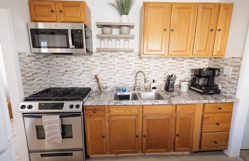 Aroma Park Casa | 2-bedroom house in charming Aroma Park with AC, WiFi.