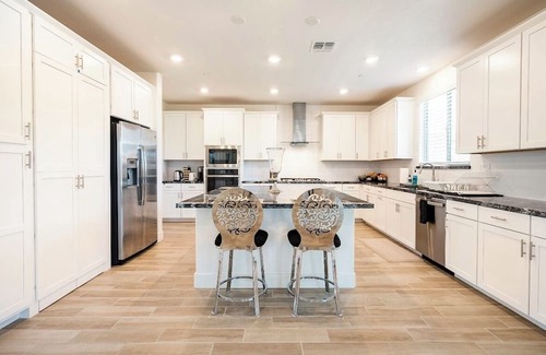 Woodland Casa | spacious bedroom 5 in pristine & restful home