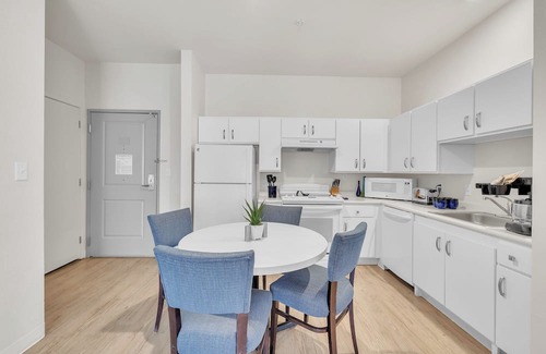 Far North Central Apartamento | Simplicity At the Rim 1106 I Comfy 2 Bed 2 Bath