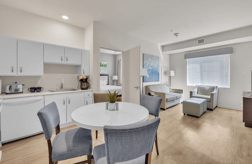 Far North Central Apartamento | Simplicity At the Rim 1106 I Comfy 2 Bed 2 Bath