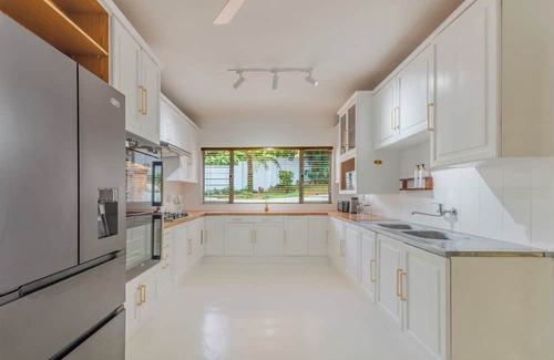 Ballito Apartamento | Sea View Sanctuary in Ballito | Pool and Comfort