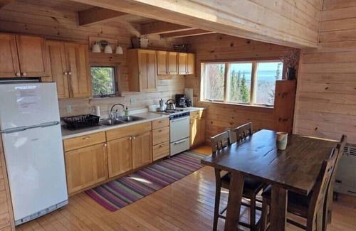 Northport Casa | Hilltop Retreat