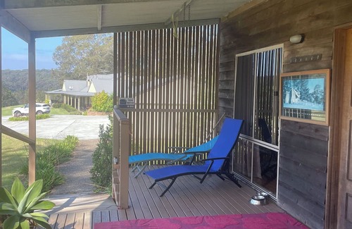 Narooma Cabina | Charming cabin in welcoming Narooma with fitness room, WiFi, AC
