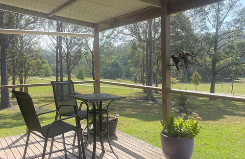 Narooma Cabina | Charming cabin in welcoming Narooma with fitness room, WiFi, AC
