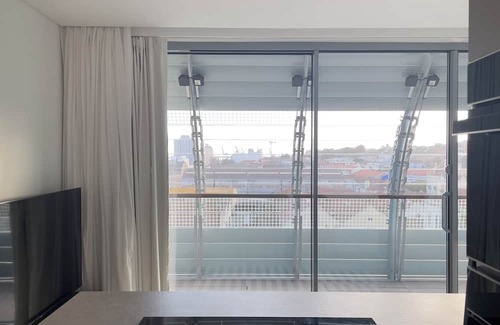 Marvila Apartamento | Tagus River view studio in lovely Lisboa with WiFi, AC