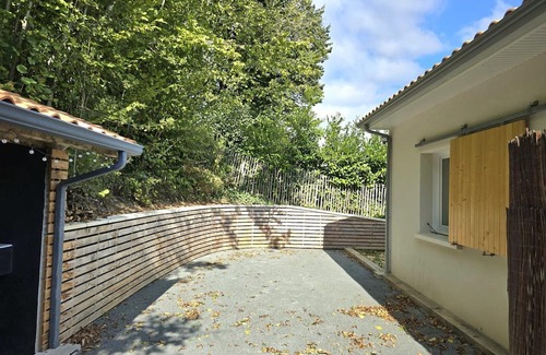 Chateau-l'Eveque Cabaña | Independent house with private pool, Wi-Fi and air conditioning