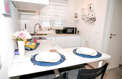 Ljubljana Apartamento | Blue apartma with free parking
