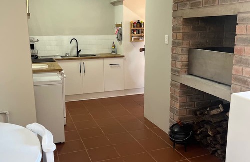 Jeffreys Bay Casa | Spacious 7-bedroom house in Marvelous Jeffreys Bay with WiFi