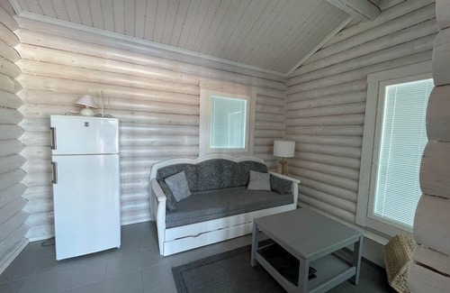Lotjola Cabina | Villa Norppa rantasauna ja kylpypalju Punkaharjulla. Upea maisema Saimaalle.