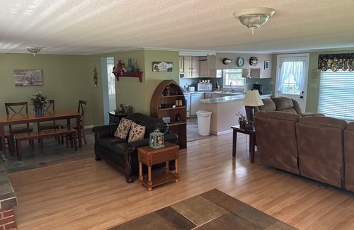 Cordele Casa | BIG PAPA'S PARADISE ON LAKE BLACKSHEAR