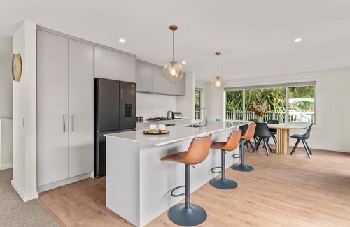 Nukuhau Casa | Penny Haven - Lake & Mt Tauhara views, family friendly