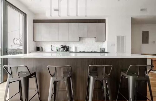 Bedford-Stuyvesant Apartamento | Spacious apartment in charming Brooklyn with WiFi, AC. Book now