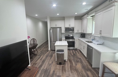 Wharton Apartamento | Charming, 2-bedroom apartment in the quiet town of Wharton.