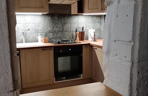 Nimes City Centre Apartamento | In the heart of history, with an almost Roman spa for relaxation.