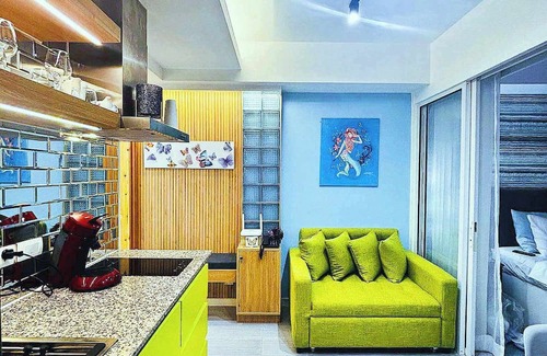 Muntinlupa Apartamento | Stylish 1-Bedroom Beachfront Stay in Picturesque Azure Urban Resort