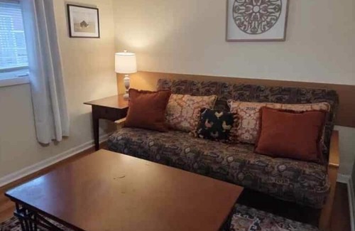 Necedah Cabina | Vacation on a Farm! Guesthouse in Necedah
