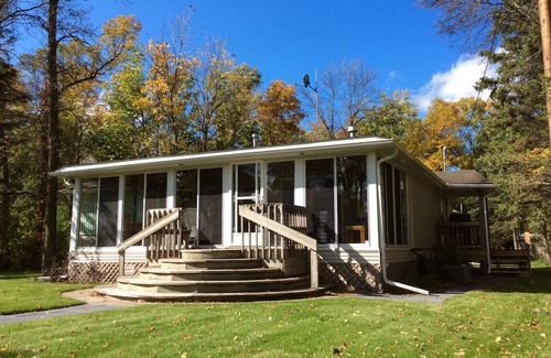 Gimli Cabaña | Gimli ,Loni Beach main cottage plus guest house