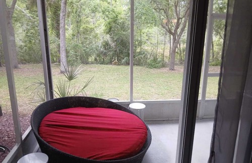 Wesley Chapel Casa | Charming 2-bedroom townhome in Wesley Chapel with WiFi, AC .