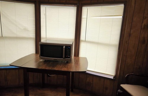 Stinnett Casa | Charming 2-bedroom mobile home with WiFi, AC in welcoming Stinnett