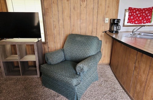 Stinnett Casa | Charming 2-bedroom mobile home with WiFi, AC in welcoming Stinnett
