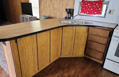 Stinnett Casa | Charming 2-bedroom mobile home with WiFi, AC in welcoming Stinnett