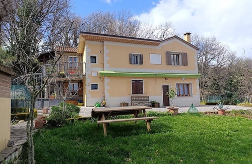 Montegiardino Cama Y Desayuno | A small nature retreat, with pets allowed