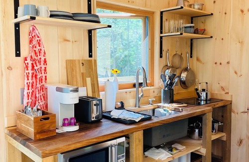 Sedgwick Cabina | The Cabins at Currier Landing Cabin 3: Pine