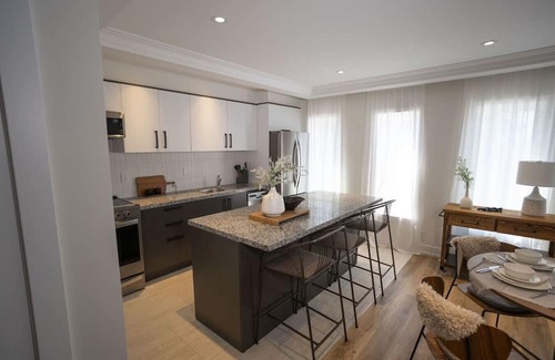 Rockcliffe - Smythe Apartamento | Bright & Spacious 5-BDR Home in Toronto (Unit #5)