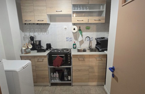 Larissa Apartamento | Your Business-Class Stay in the Heart of Larissa