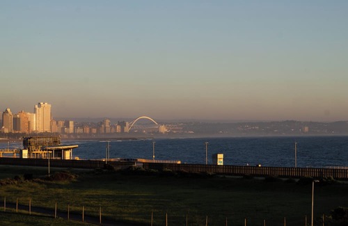 Durban Apartamento | Luxury 4-Bedroom Apartment with Stunning Seaviews & Aircon – Your Dream Escape