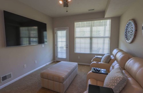Woodmere Casa | Charming 3-bedroom house in delightful Pepper Pike with WiFi, High End FINISHES