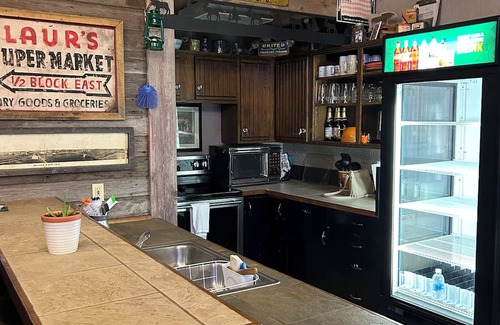 Colome Cabina | Eclectic lodge in charming Colome, SD