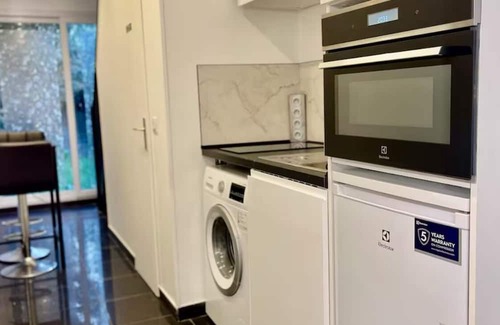 Villeneuve-le-Roi Apartamento | Orly airport, free parking, detached duplex in house